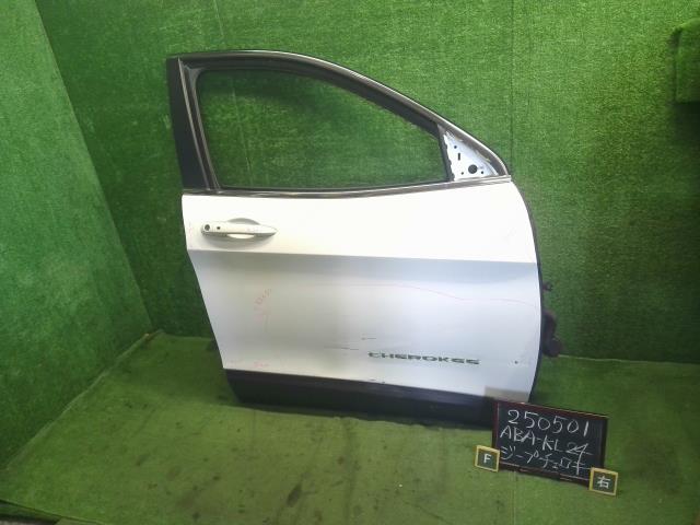 【中古】ジープ チェロキー ABA-KL24 右フロントドア  自社品番250501