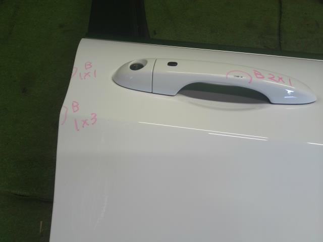 【中古】ジープ チェロキー ABA-KL24 右フロントドア  自社品番250501