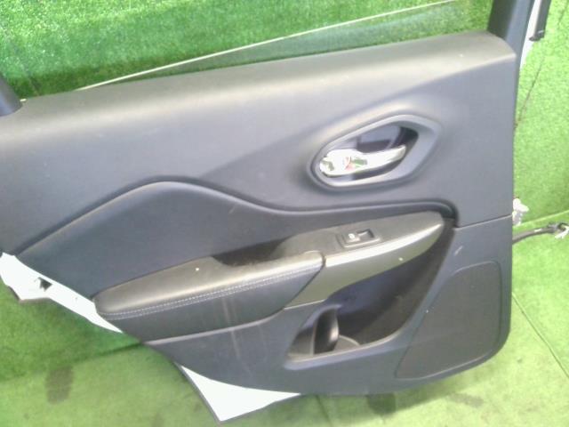 【中古】ジープ チェロキー ABA-KL24 左リアドア  自社品番250501