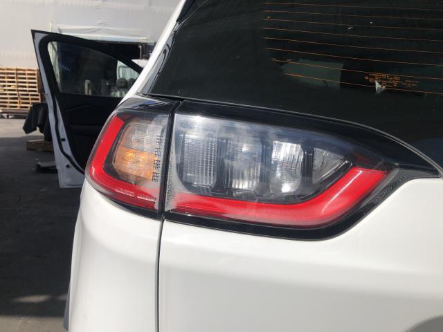 【中古】ジープ チェロキー ABA-KL24 左テールランプ  自社品番250501