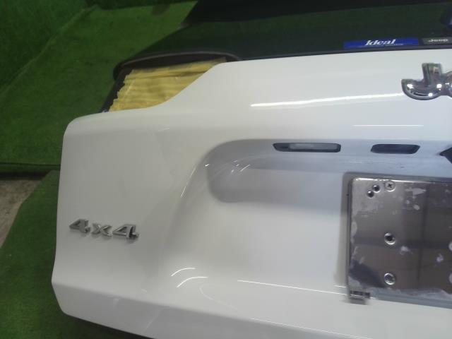 【中古】ジープ チェロキー ABA-KL24 バックドア テールゲート リアハッチ  自社品番250501