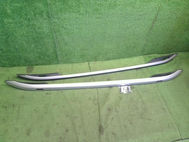 【中古】ジープ チェロキー ABA-KL24 ルーフバー ルーフレール 自社品番250501