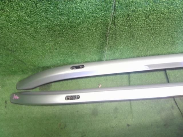 【中古】ジープ チェロキー ABA-KL24 ルーフバー ルーフレール 自社品番250501