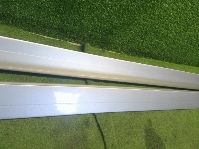 【中古】ジープ チェロキー ABA-KL24 ルーフバー ルーフレール 自社品番250501