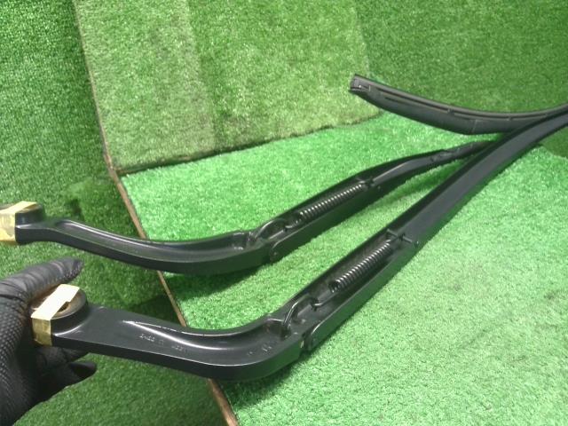 【中古】ジープ チェロキー ABA-KL24 フロント ワイパー アーム 左右 セット  自社品番250501