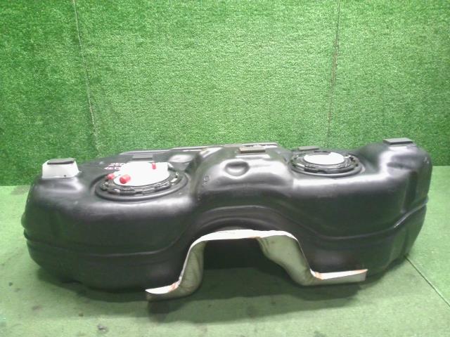 【中古】ジープ チェロキー ABA-KL24 フューエル 燃料タンク  自社品番250501