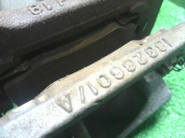 【中古】ジープ チェロキー ABA-KL24 右リアキャリパー 自社品番250501