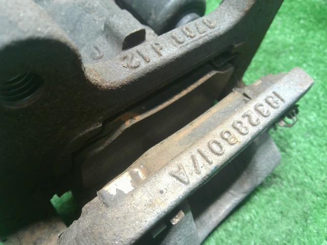 【中古】ジープ チェロキー ABA-KL24 左リアキャリパー   自社品番250501