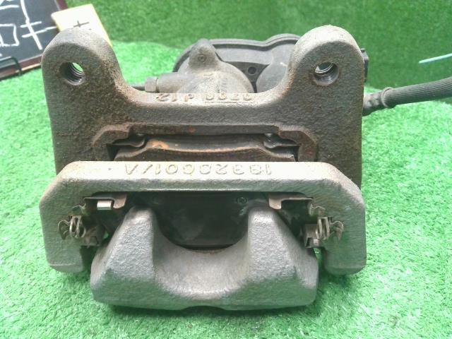 【中古】ジープ チェロキー ABA-KL24 左リアキャリパー   自社品番250501