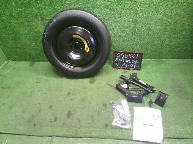 【中古】ジープ チェロキー ABA-KL24 T165/80D17 スペアタイヤ テンパータイヤ 車載工具　セット 自社品番250501