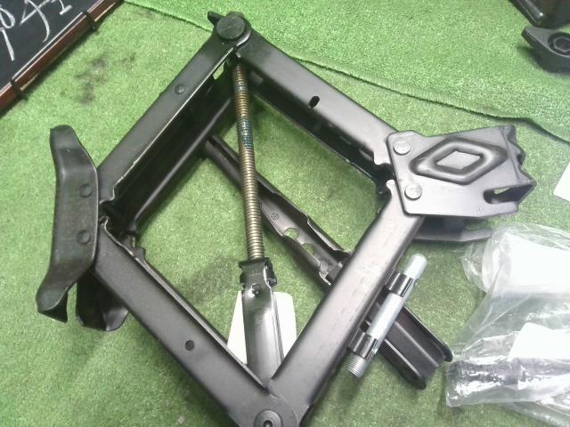 【中古】ジープ チェロキー ABA-KL24 T165/80D17 スペアタイヤ テンパータイヤ 車載工具　セット 自社品番250501