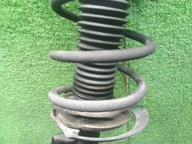 【中古】ジープ チェロキー ABA-KL24 右 フロントショック ストラット一式 ハブ ナックル  自社品番250501