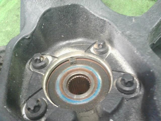 【中古】ジープ チェロキー ABA-KL24 右 フロントショック ストラット一式 ハブ ナックル  自社品番250501