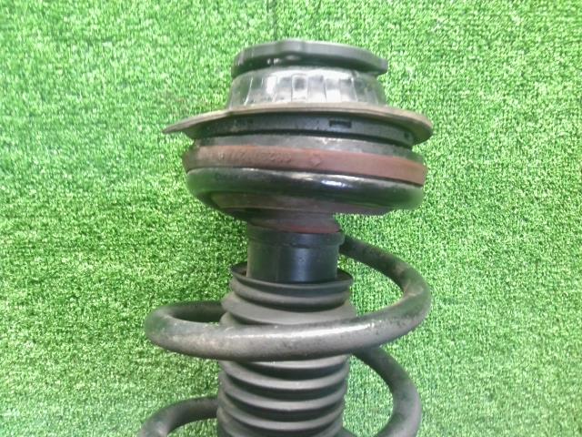 【中古】ジープ チェロキー ABA-KL24 左 フロントショック ストラット一式 ハブ ナックル  自社品番250501