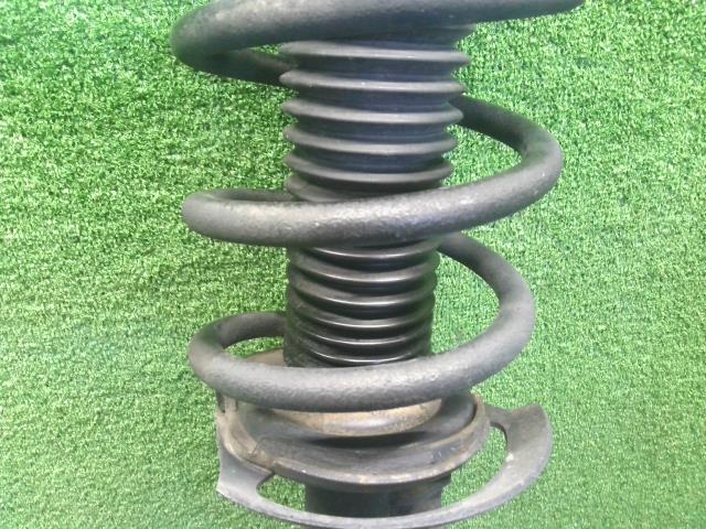 【中古】ジープ チェロキー ABA-KL24 左 フロントショック ストラット一式 ハブ ナックル  自社品番250501