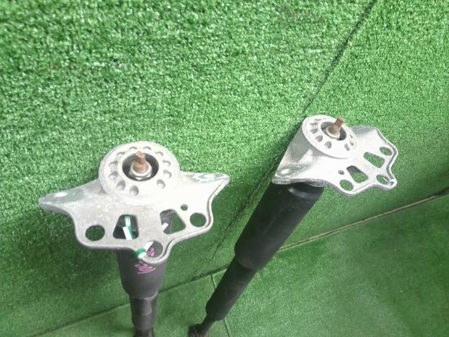 【中古】ジープ チェロキー ABA-KL24 リアショックアブソーバー スプリング バネセット  自社品番250501