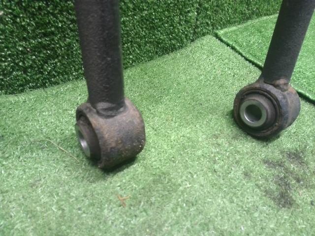 【中古】ジープ チェロキー ABA-KL24 リアショックアブソーバー スプリング バネセット  自社品番250501