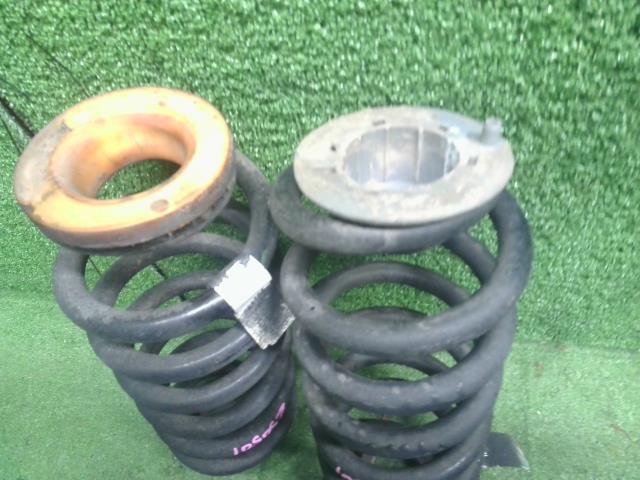 【中古】ジープ チェロキー ABA-KL24 リアショックアブソーバー スプリング バネセット  自社品番250501