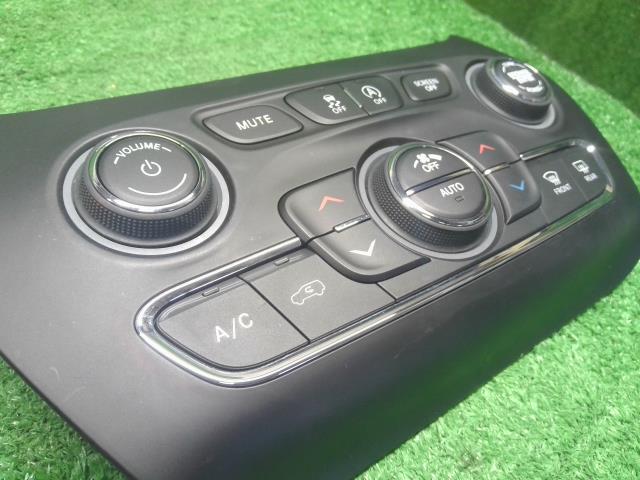 【中古】ジープ チェロキー ABA-KL24 エアコン AC スイッチパネル  自社品番250501