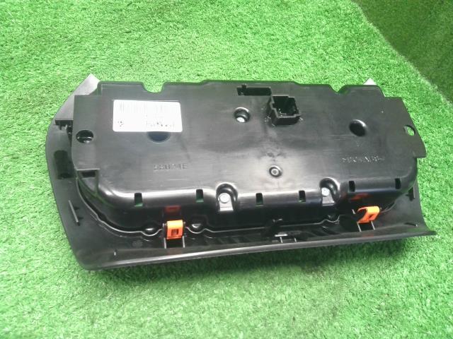 【中古】ジープ チェロキー ABA-KL24 エアコン AC スイッチパネル  自社品番250501
