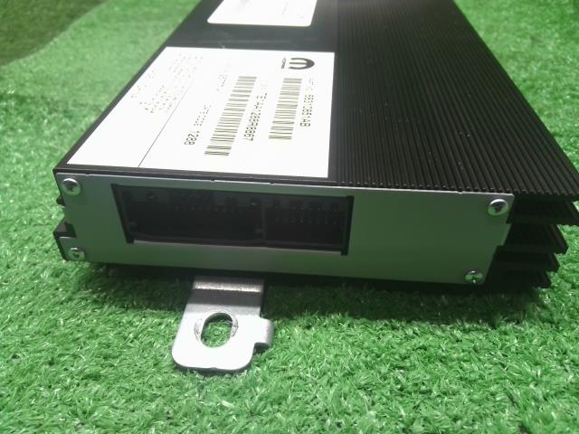 【中古】ジープ チェロキー ABA-KL24 オーディオアンプ  自社品番250501