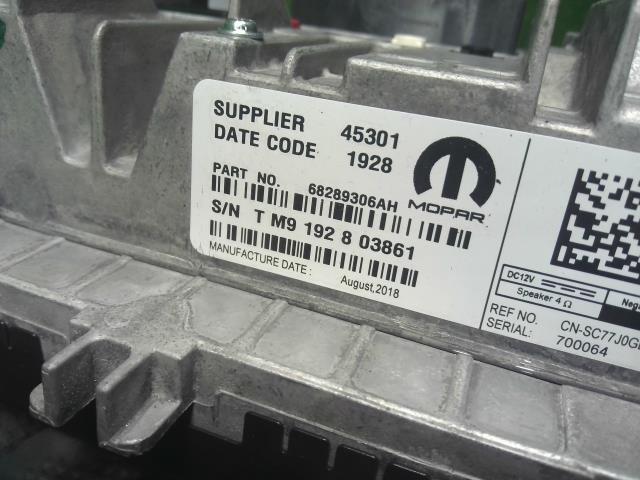 【中古】ジープ チェロキー ABA-KL24 純正 カーナビゲーション  自社品番250501