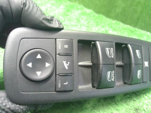 【中古】ジープ チェロキー ABA-KL24 パワーウインドウ PWスイッチ  自社品番250501