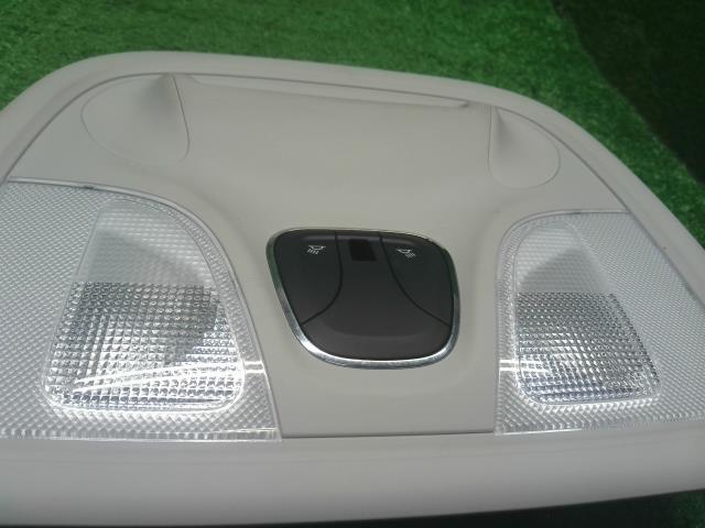 【中古】ジープ チェロキー ABA-KL24 ルームランプ  自社品番250501