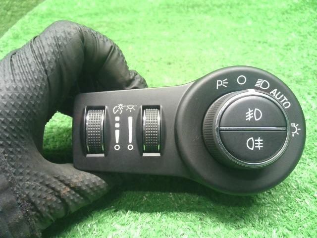 【中古】ジープ チェロキー ABA-KL24 ライト スイッチ   自社品番250501