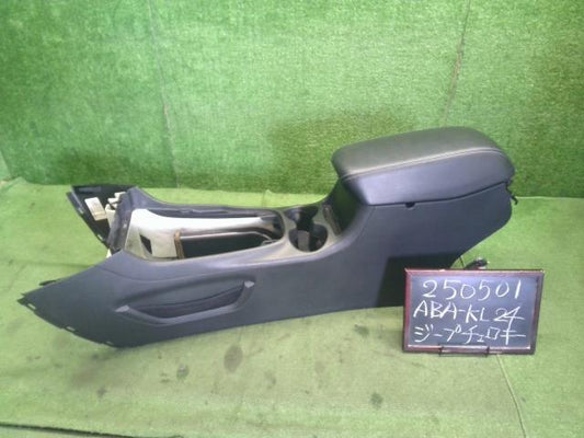 【中古】ジープ チェロキー ABA-KL24 センター コンソールボックス  自社品番250501