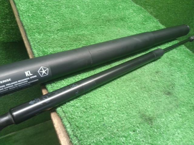 【中古】ジープ チェロキー ABA-KL24 バックドアダンパー ゲートショック バックドアショック 自社品番250501