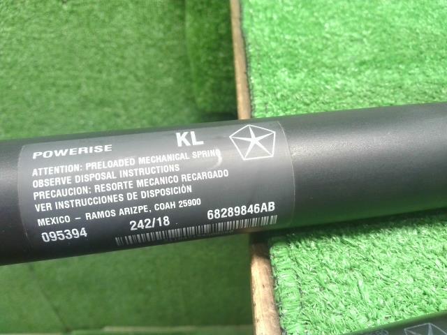 【中古】ジープ チェロキー ABA-KL24 バックドアダンパー ゲートショック バックドアショック 自社品番250501