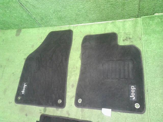【中古】ジープ チェロキー ABA-KL24 フロアマット  自社品番250501
