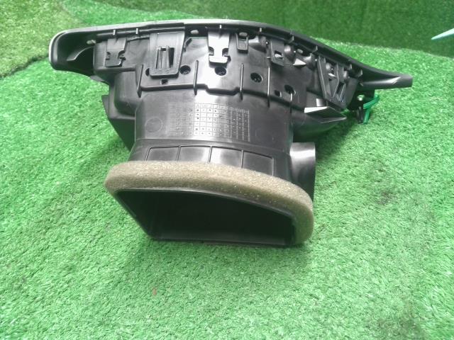 【中古】ジープ チェロキー ABA-KL24 運転席 側 右 エアコン 吹出口 ベンチレーター  自社品番250501