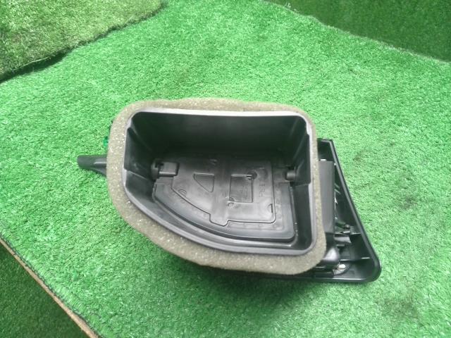 【中古】ジープ チェロキー ABA-KL24 運転席 側 右 エアコン 吹出口 ベンチレーター  自社品番250501