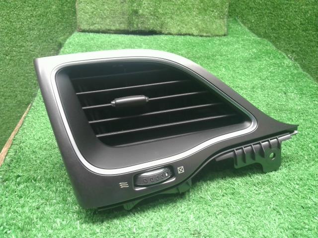 【中古】ジープ チェロキー ABA-KL24 助手席 側 左 エアコン 吹出口 ベンチレーター  自社品番250501