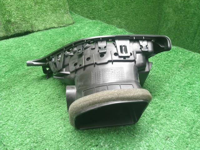 【中古】ジープ チェロキー ABA-KL24 助手席 側 左 エアコン 吹出口 ベンチレーター  自社品番250501