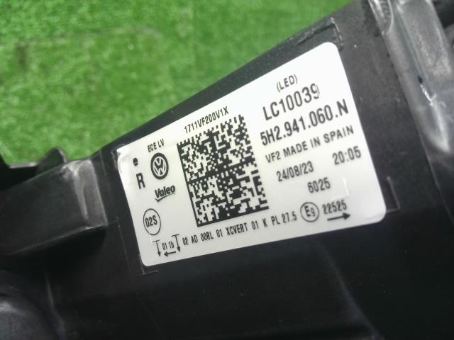 【中古】VW ゴルフヴァリアント 3AA-CDDLAV 右ヘッドランプ ライト  自社品番250502