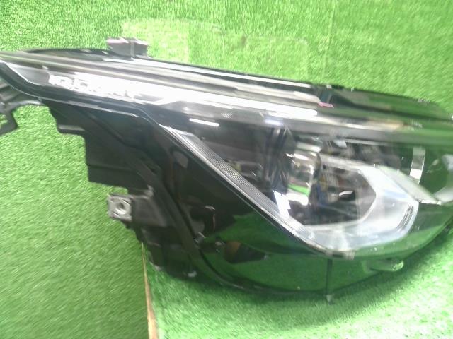 【中古】VW ゴルフヴァリアント 3AA-CDDLAV 右ヘッドランプ ライト  自社品番250502