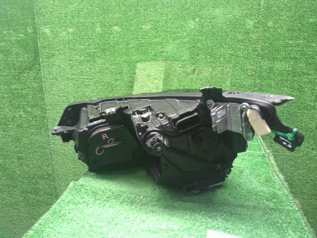 【中古】VW ゴルフヴァリアント 3AA-CDDLAV 右ヘッドランプ ライト  自社品番250502