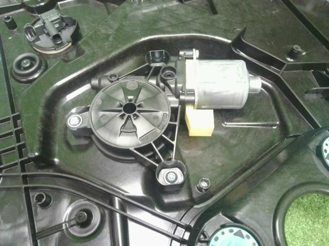 【中古】VW ゴルフヴァリアント 3AA-CDDLAV 右フロントドアレギュレーターモーター  自社品番250502