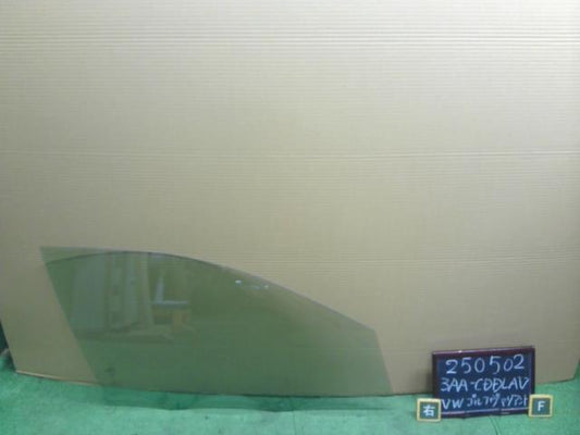 【中古】VW ゴルフヴァリアント 3AA-CDDLAV 右フロントドアガラス  自社品番250502
