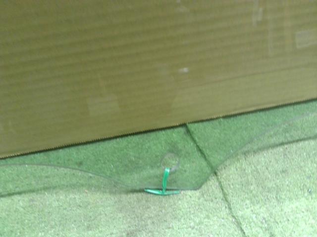 【中古】VW ゴルフヴァリアント 3AA-CDDLAV 右フロントドアガラス  自社品番250502