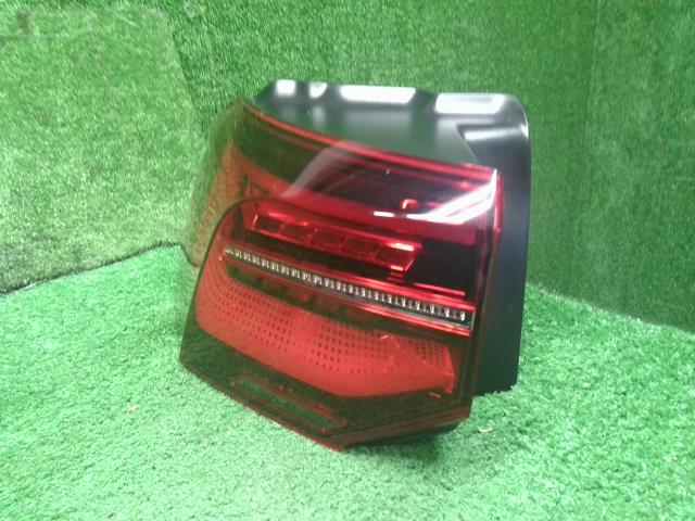 【中古】VW ゴルフヴァリアント 3AA-CDDLAV 左テールランプ  自社品番250502