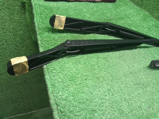 【中古】VW ゴルフヴァリアント 3AA-CDDLAV フロントワイパーアーム  自社品番250502