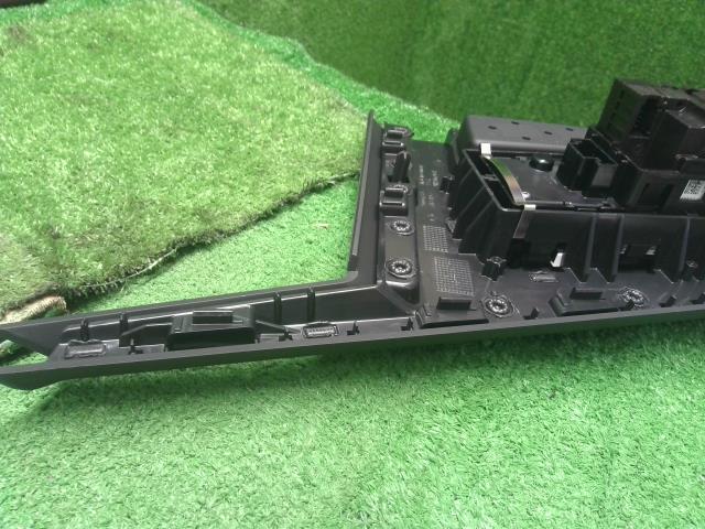 【中古】VW ゴルフヴァリアント 3AA-CDDLAV シフトレバー スイッチ  自社品番250502