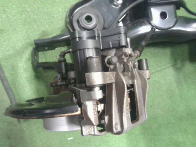 【中古】VW ゴルフヴァリアント 3AA-CDDLAV リアアクスルホーシング  自社品番250502