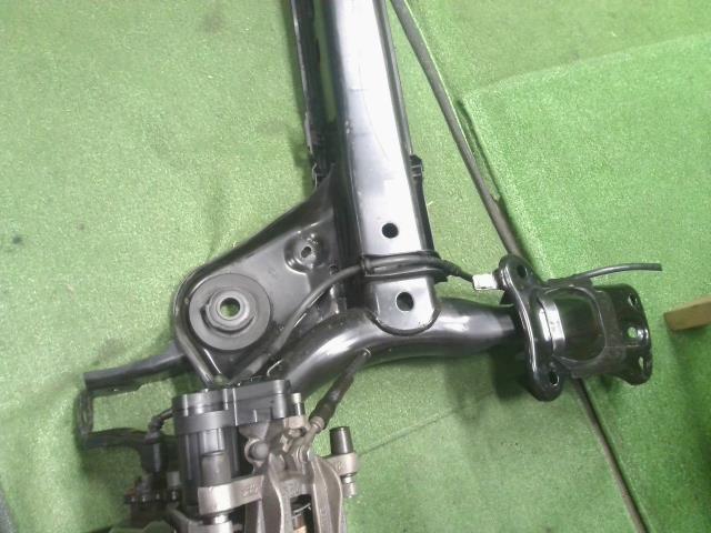 【中古】VW ゴルフヴァリアント 3AA-CDDLAV リアアクスルホーシング  自社品番250502