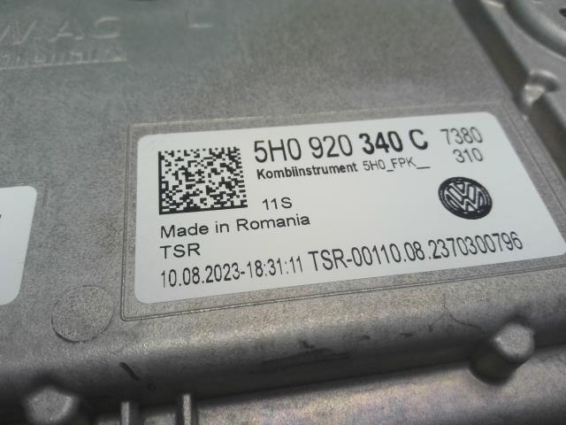 【中古】VW ゴルフヴァリアント 3AA-CDDLAV スピードメーター  自社品番250502