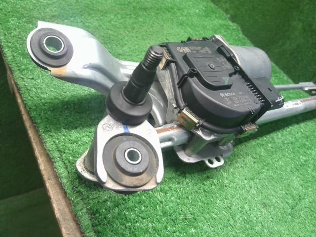 【中古】VW ゴルフヴァリアント 3AA-CDDLAV フロントワイパーモーター  自社品番250502